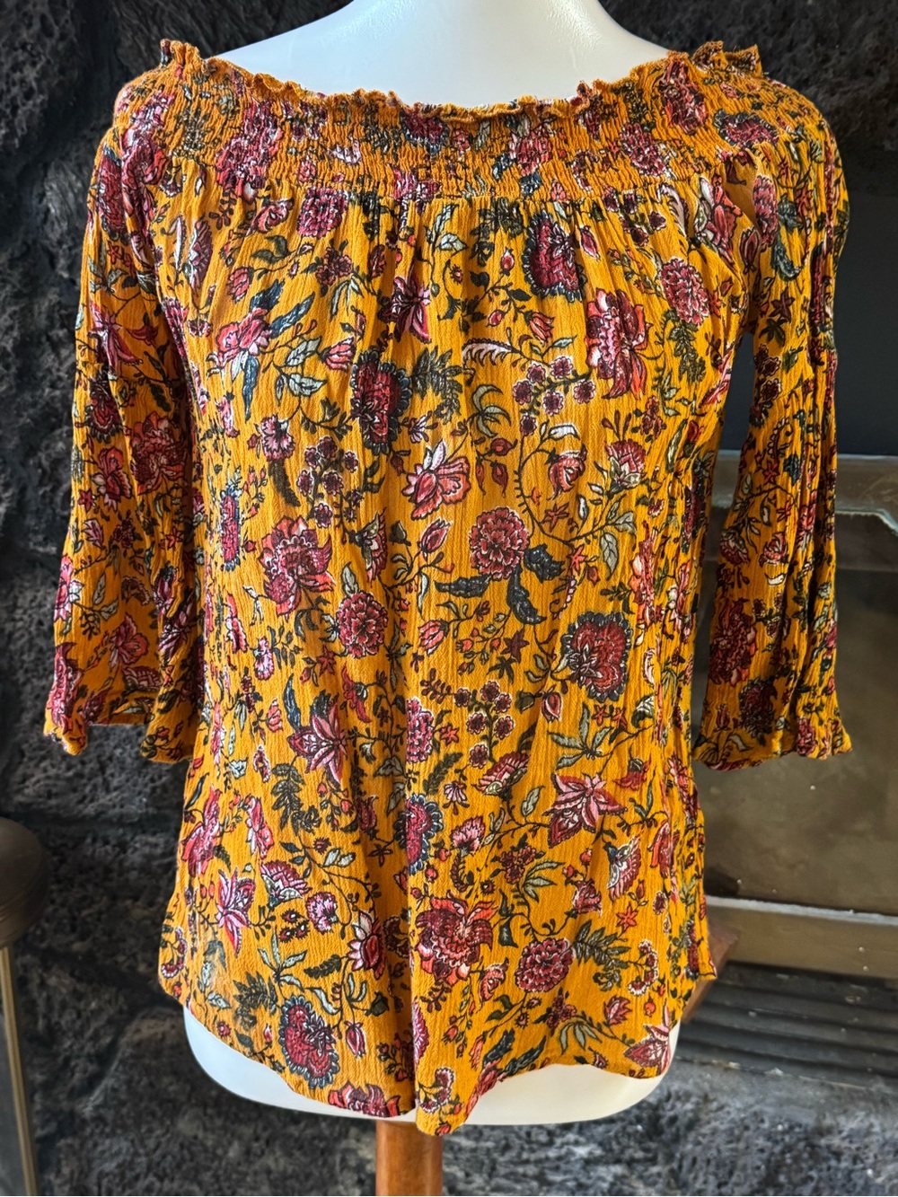Bailey & Chloe size Medium Women’s Mustard Floral Off-Shoulder Top shirt blouse